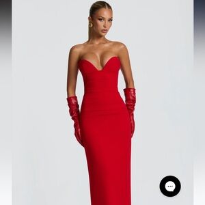 Chic Strapless Red Dress